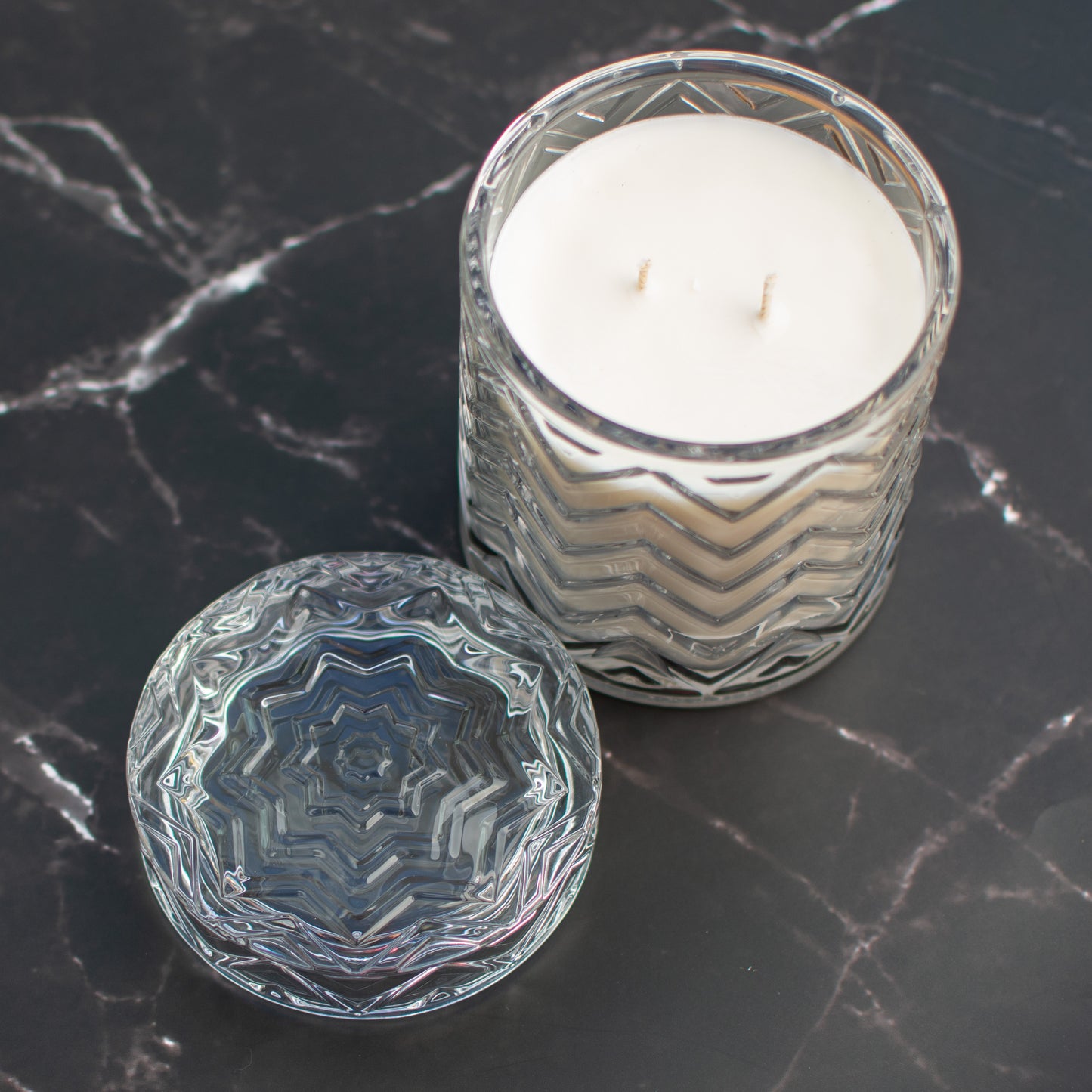 The Paris fragrance free candle showing double wick and pattern on glass lid